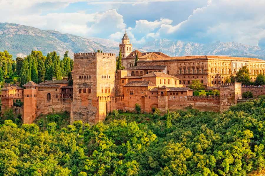alhambra - Campervan y autocaravana, la forma más segura de viajar por España